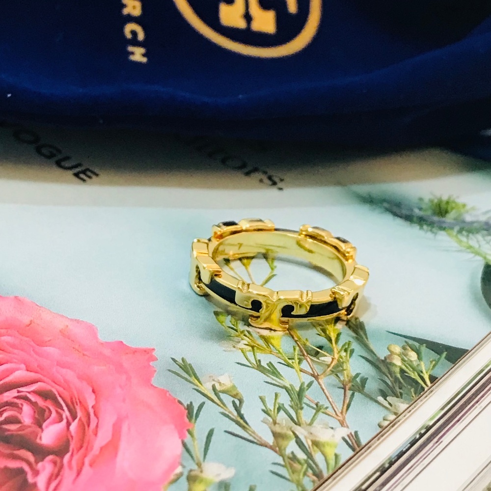 Tory Burch T-Serif Ring